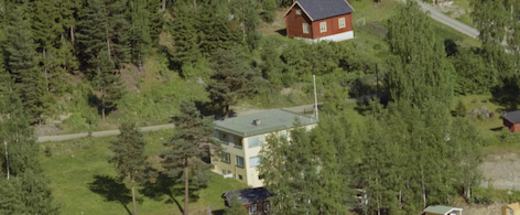 Et bilde som inneholder utendørs, hjem, plante, Hytte

Automatisk generert beskrivelse